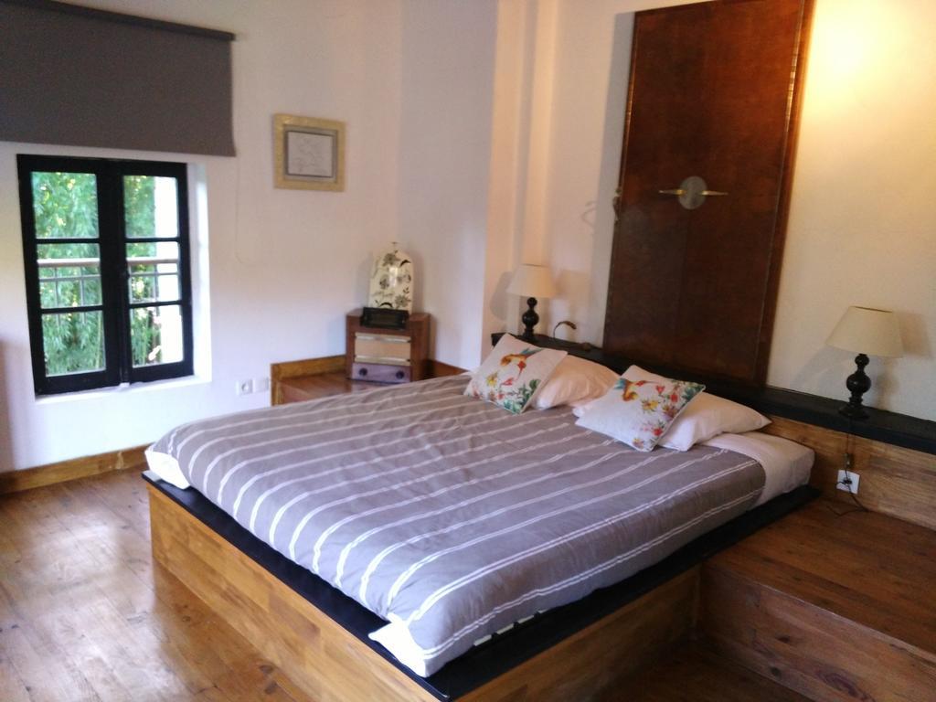 Chambre D'Hotes Le Moulin De Moulis Exteriér fotografie